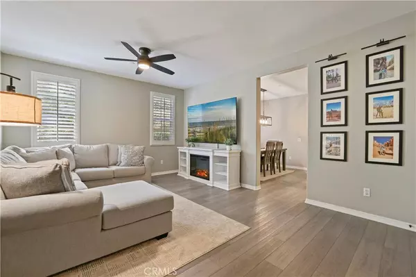 Valencia, CA 91354,28555 Herrera ST