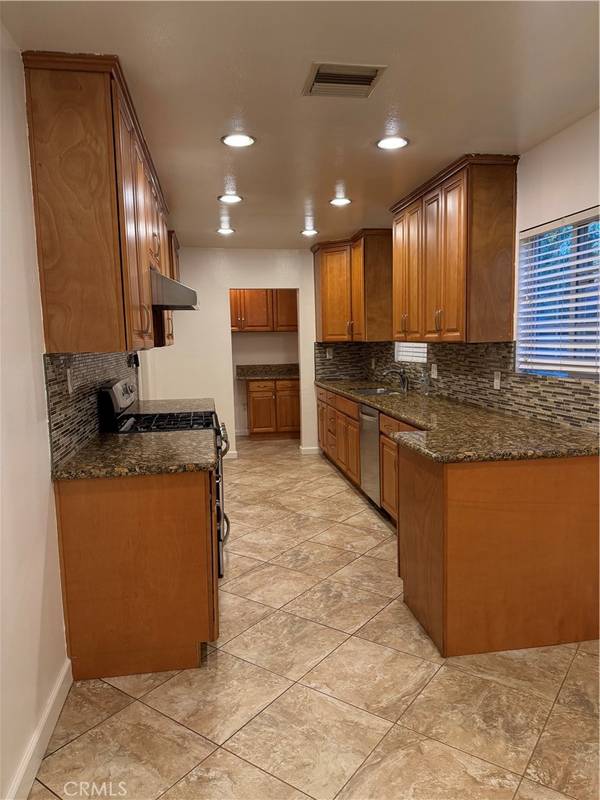 Winnetka, CA 91306,20430 Lanark