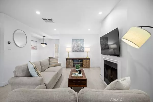 Chatsworth, CA 91311,9901 Independence AVE #D