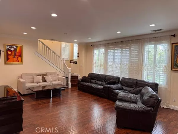 Canyon Country, CA 91387,17423 Smoke Tree