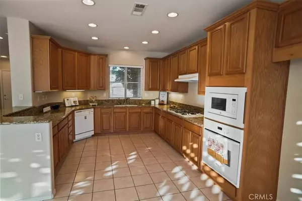 Saugus, CA 91350,20046 Christopher