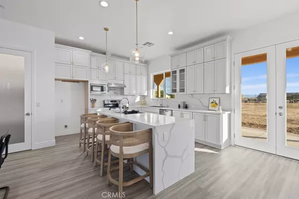 7214 W Avenue A-6, Lancaster, CA 93536