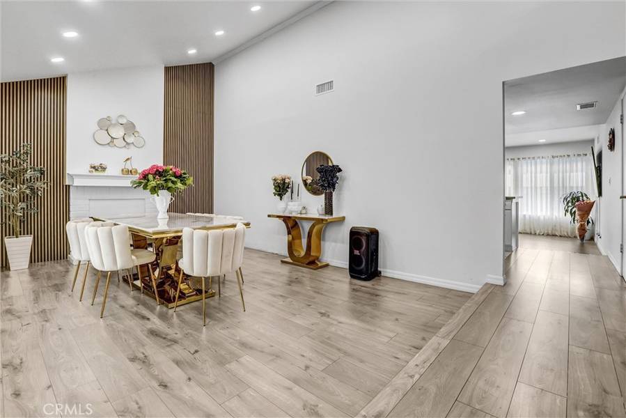 28947 Lotusgarden, Canyon Country, CA 91387