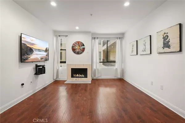 North Hollywood, CA 91605,6938 Laurel Canyon #204