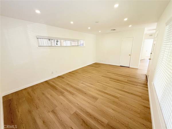 La Crescenta, CA 91214,4644 Lowell