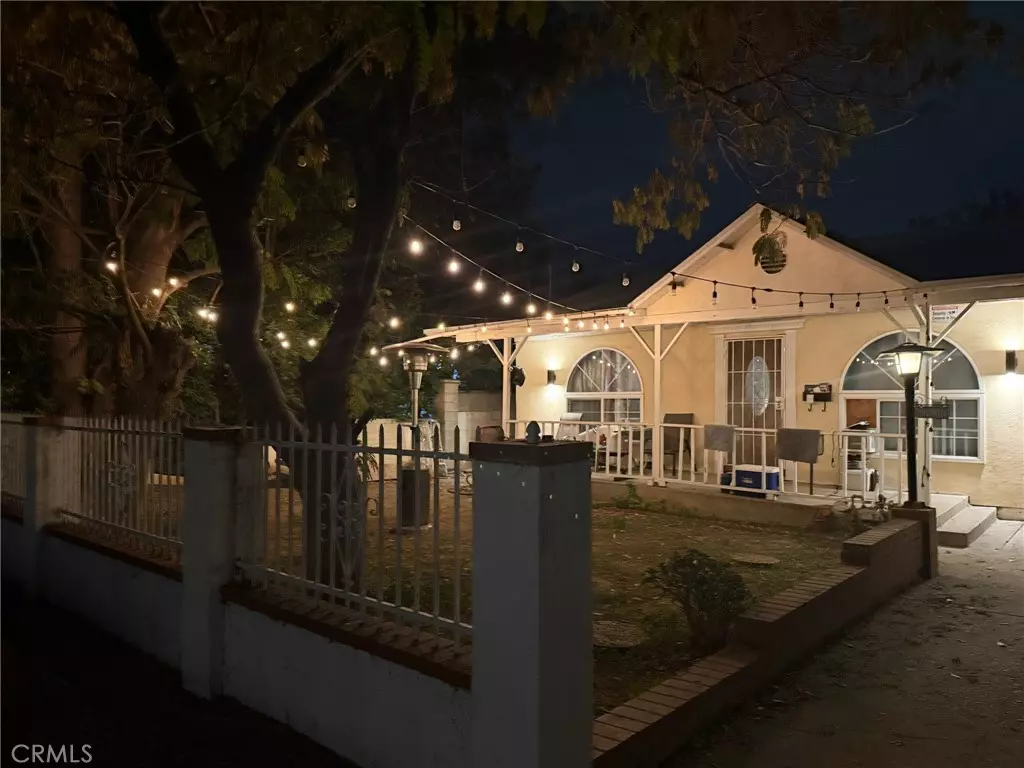 Reseda, CA 91335,6839 Geyser AVE