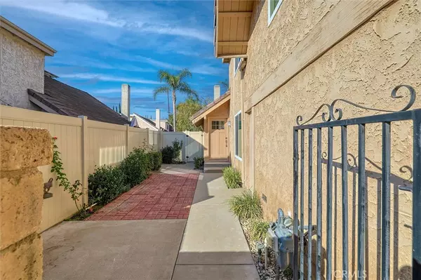 Valencia, CA 91354,27139 Rio Prado