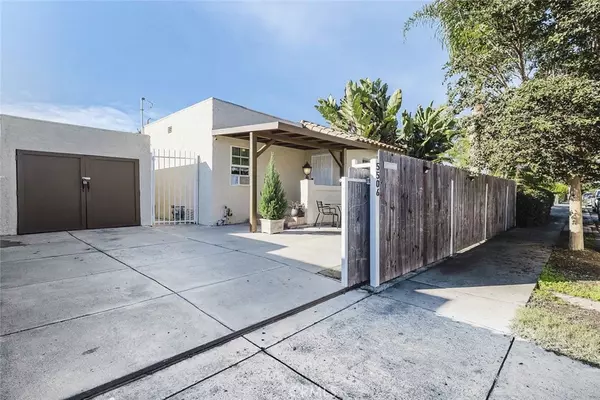 Los Angeles, CA 90016,5506 Smiley DR