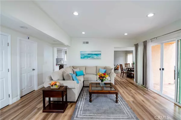 Sylmar, CA 91342,11968 Rossiter