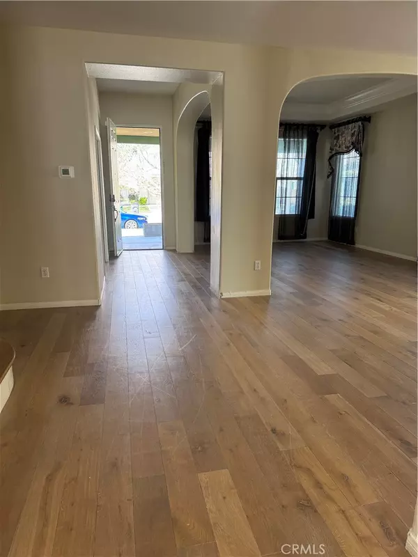 Lancaster, CA 93536,44130 Catsue