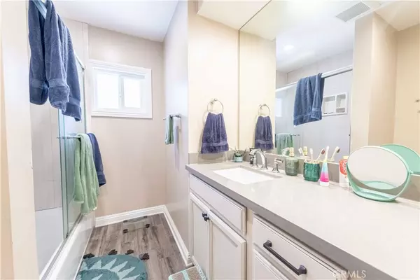 Woodland Hills, CA 91364,5237 Topanga Canyon