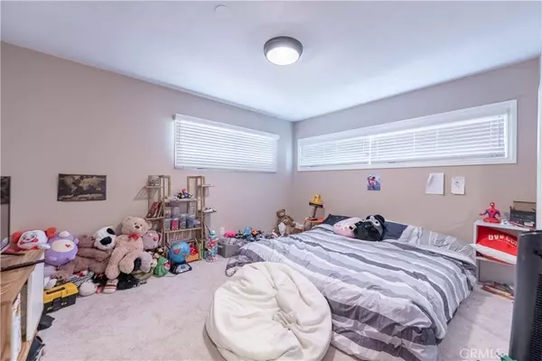 Woodland Hills, CA 91364,5237 Topanga Canyon