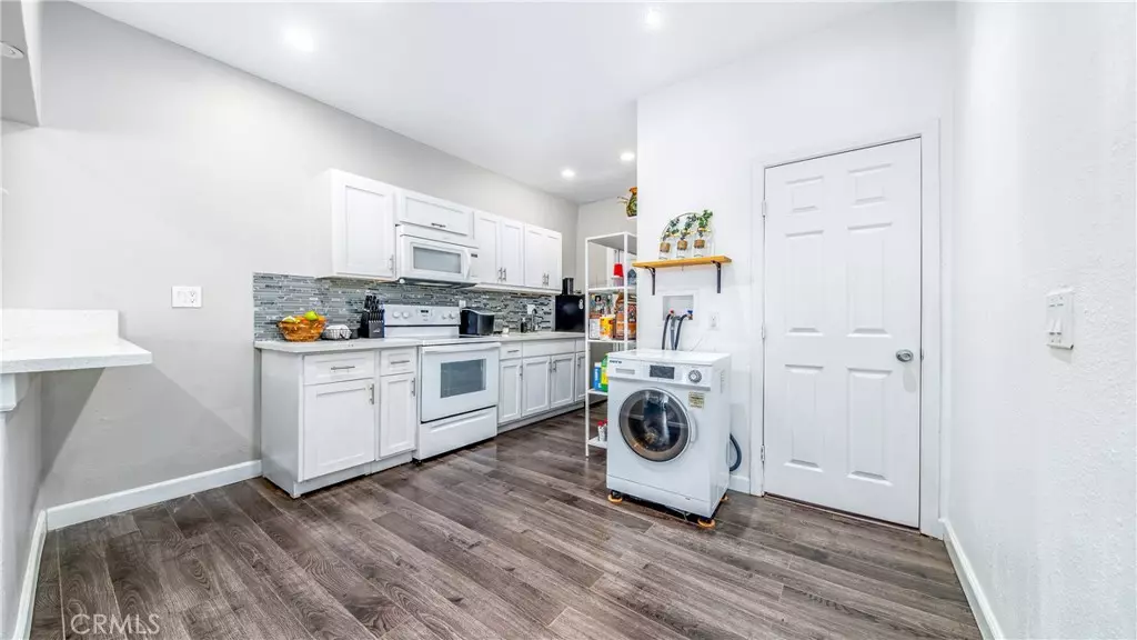 217 Columbia PL, Los Angeles, CA 90026