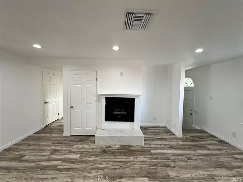 14650 Lassen #9, North Hills, CA 91345