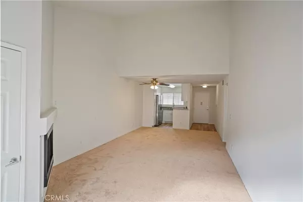 Woodland Hills, CA 91367,5515 Canoga #318