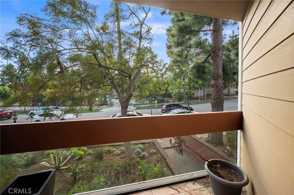 Los Angeles, CA 90049,750 S Bundy #108