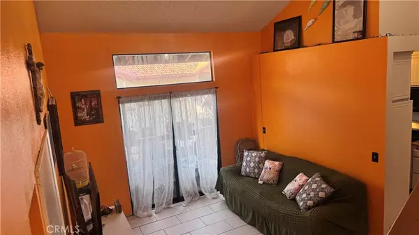 Canyon Country, CA 91387,18193 Sundowner WAY #816