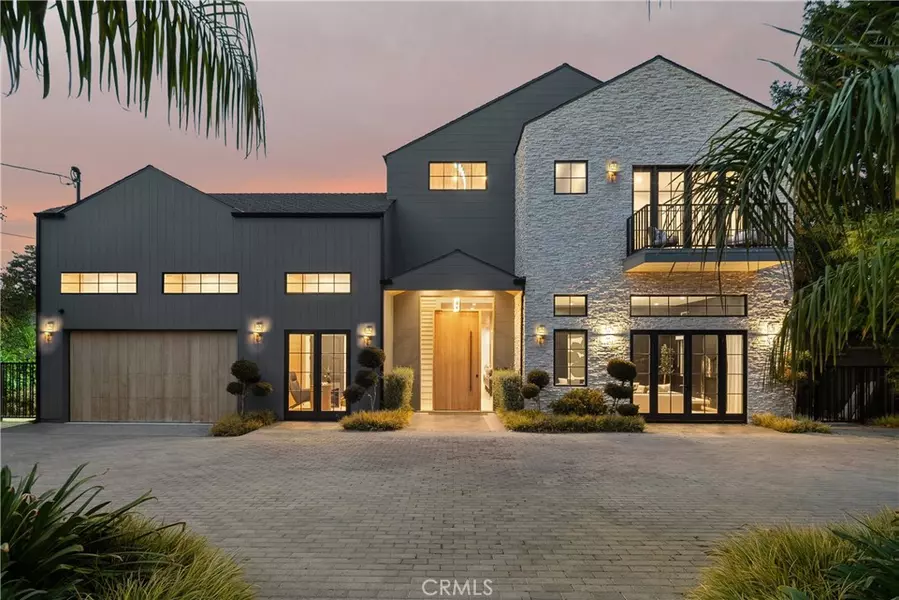 20511 Wells DR, Woodland Hills, CA 91364