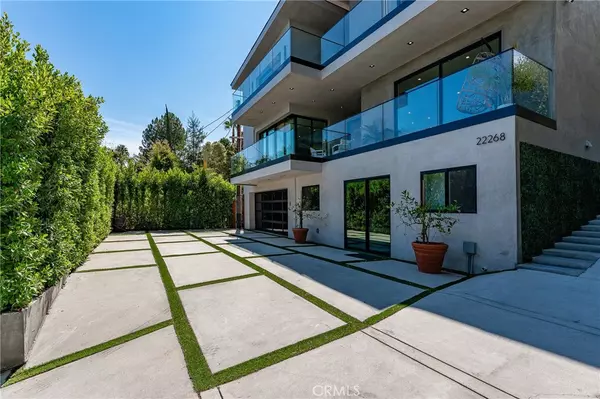 Woodland Hills, CA 91364,22268 Avenue San Luis