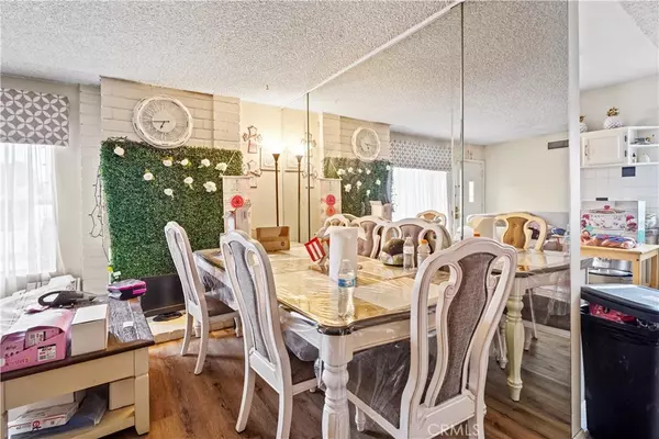 West Hills, CA 91307,22855 Vanowen