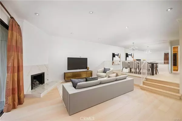 Woodland Hills, CA 91367,5711 Owensmouth AVE #117