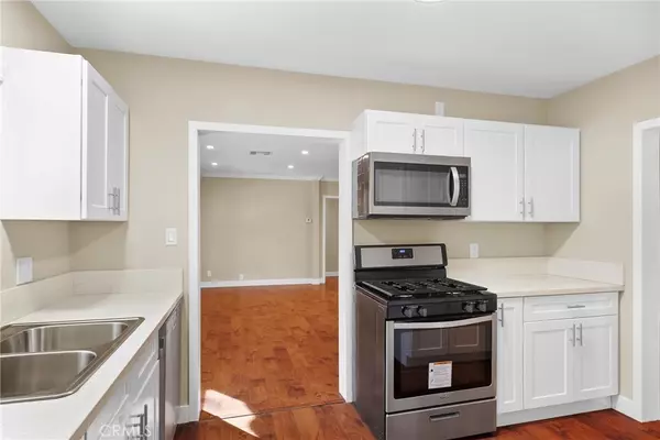 Woodland Hills, CA 91364,5318 Alhama DR