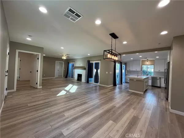 Woodland Hills, CA 91364,5108 Serrania