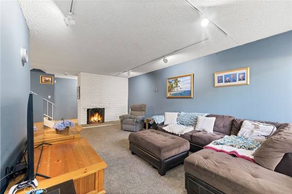 Reseda, CA 91335,8060 Canby AVE #2