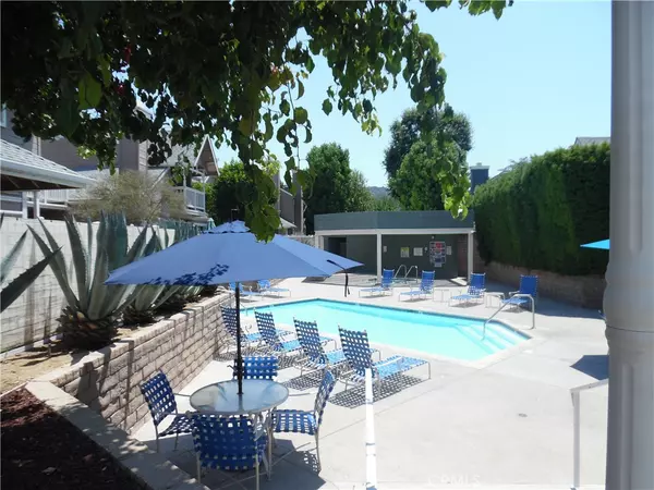 Simi Valley, CA 93063,1806 Rory LN #9