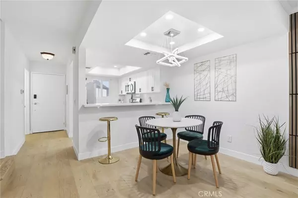 North Hollywood, CA 91602,11119 Camarillo #104