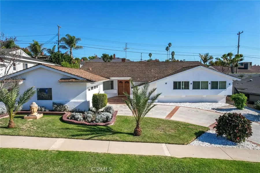 5212 Reynier AVE, Los Angeles, CA 90056