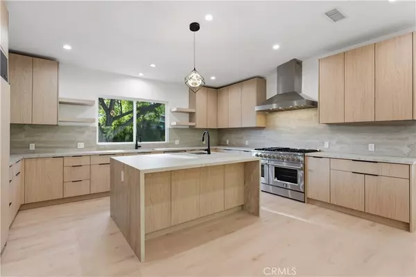 Tarzana, CA 91356,18653 Palomino DR