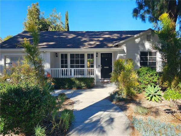 22045 De La Osa, Woodland Hills, CA 91364