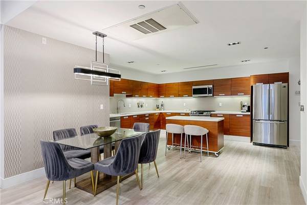 Los Angeles, CA 90028,6735 Yucca ST #107