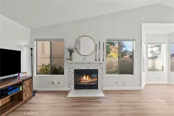 Saugus, CA 91390,28325 Seco Canyon #365