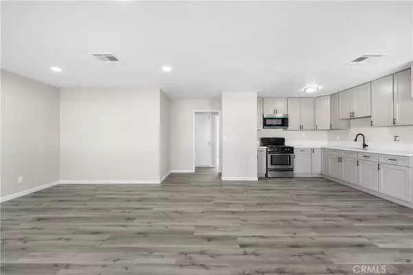 Lancaster, CA 93534,638 W Avenue H