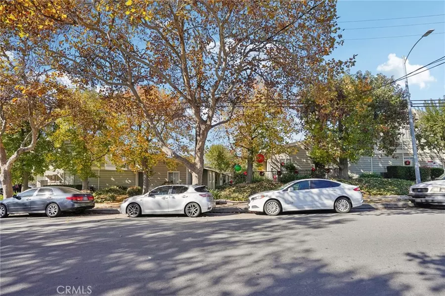 11377 Osborne PL #13, Sylmar, CA 91342