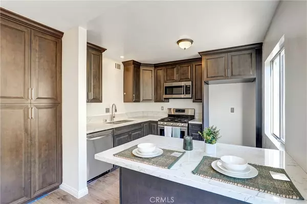 Burbank, CA 91504,7809 N Via Foggia