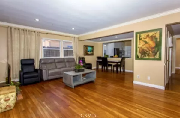 Tarzana, CA 91356,5912 Cahill AVE