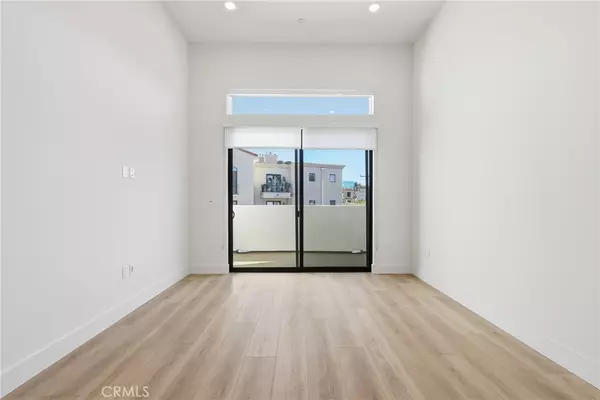 Studio City, CA 91604,12078 Guerin ST #207