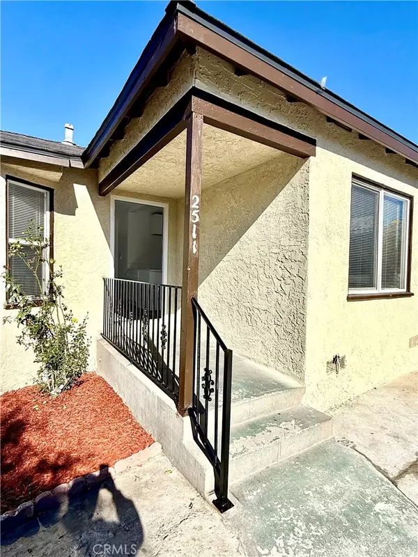 Compton, CA 90222,2511 E 131st