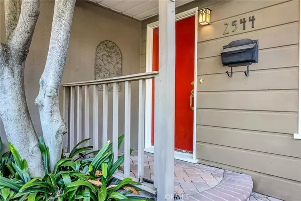 Montrose, CA 91020,2544 Evelyn ST