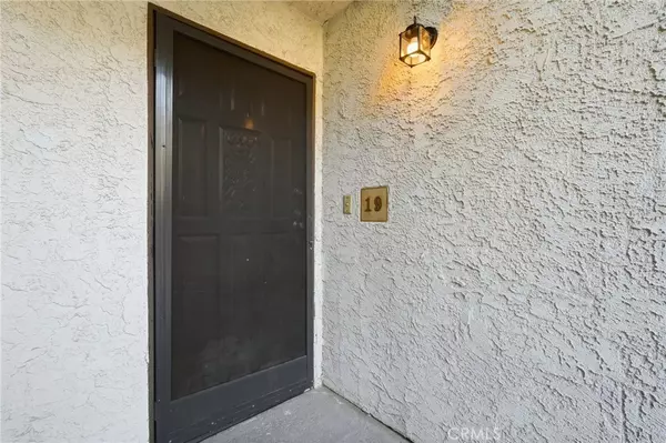 Van Nuys, CA 91406,15511 Sherman Way #19