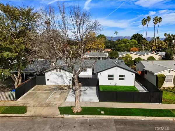 22255 Wyandotte, Canoga Park, CA 91303