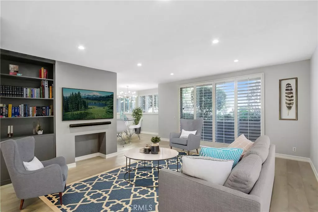 Encino, CA 91316,4949 Genesta AVE #104