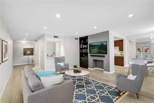 Encino, CA 91316,4949 Genesta AVE #104