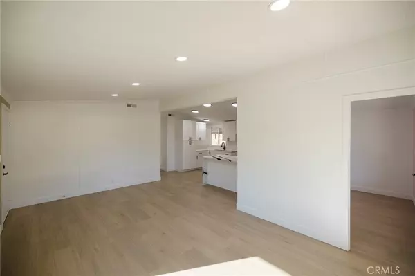 Canoga Park, CA 91304,24425 Woolsey Canyon #134