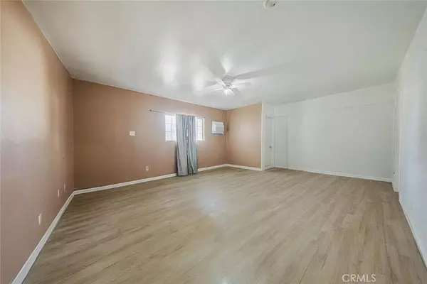 Panorama City, CA 91402,14305 Osborne ST