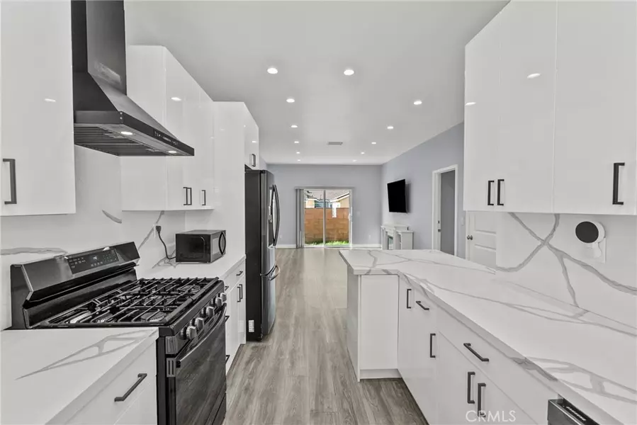 7239 Kraft, North Hollywood, CA 91605