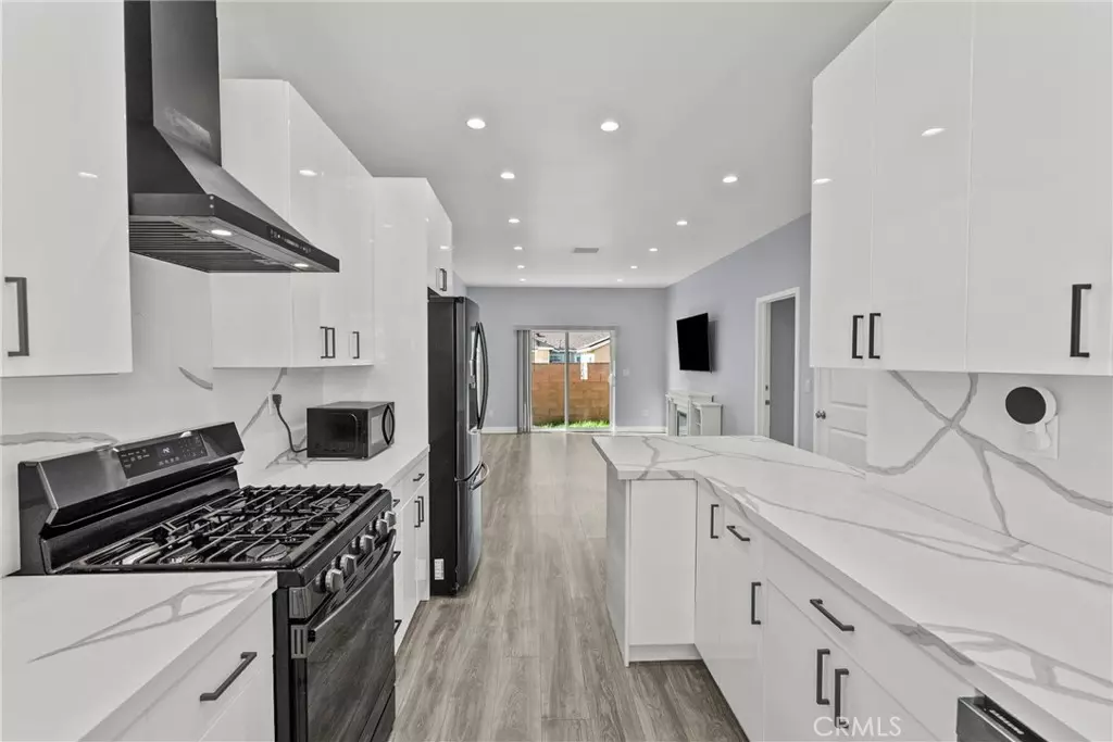 North Hollywood, CA 91605,7239 Kraft